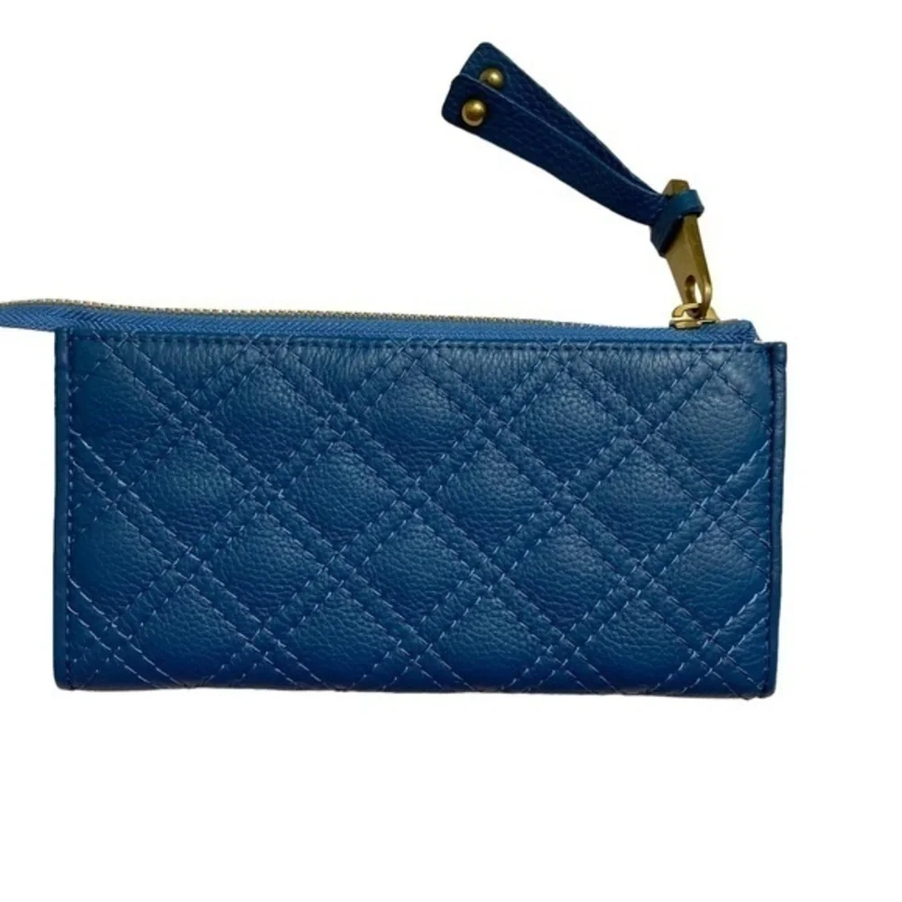 Marc jacobs blue quilted leather clutch